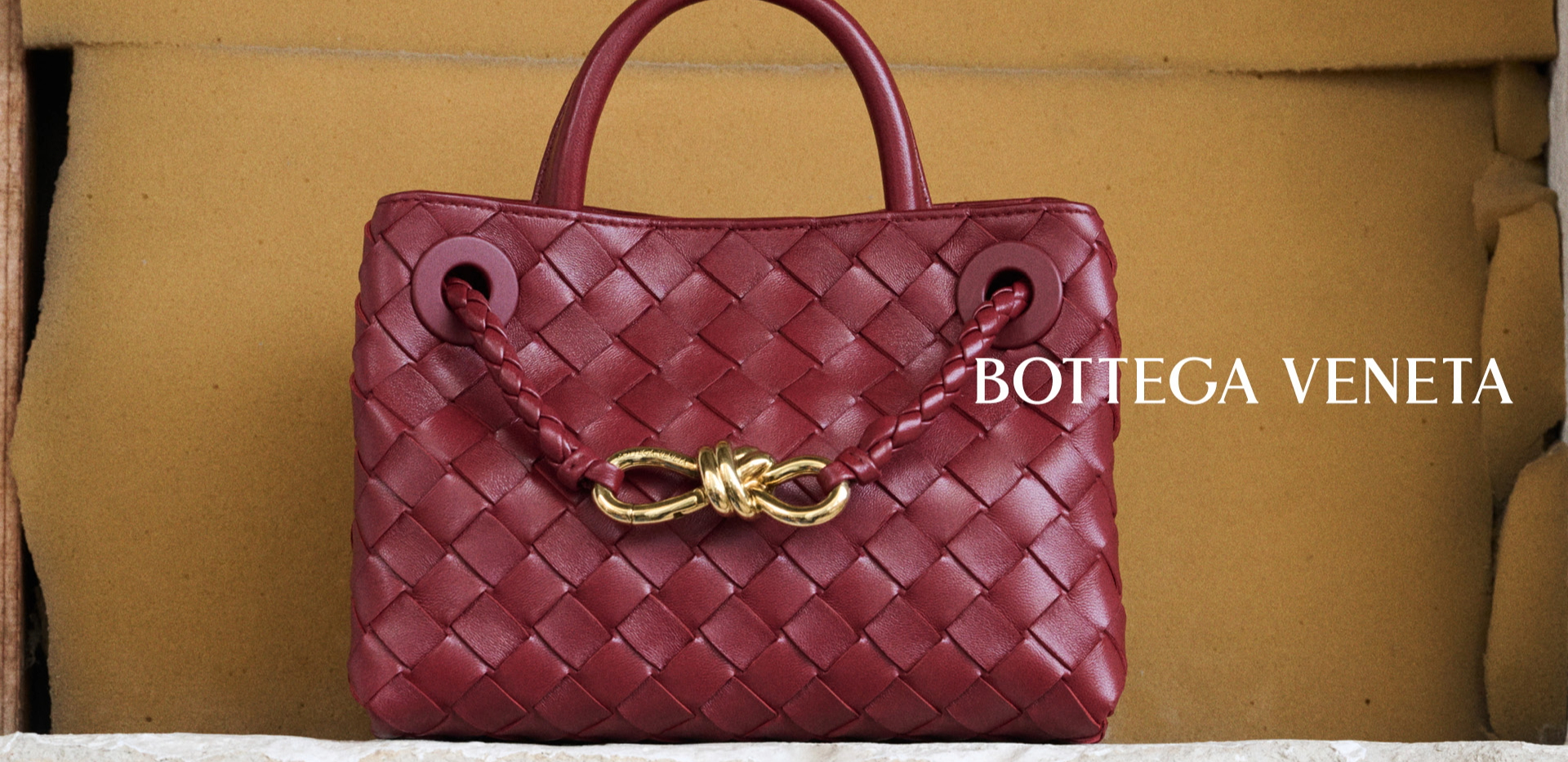 ボッテガ・ヴェネタ (Bottega Veneta) | Galaxy Resort, the World